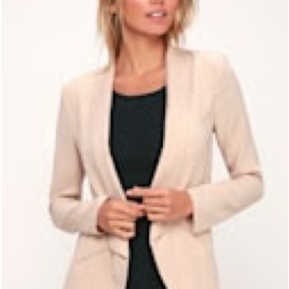 Lulu's Chic Cream Blazer